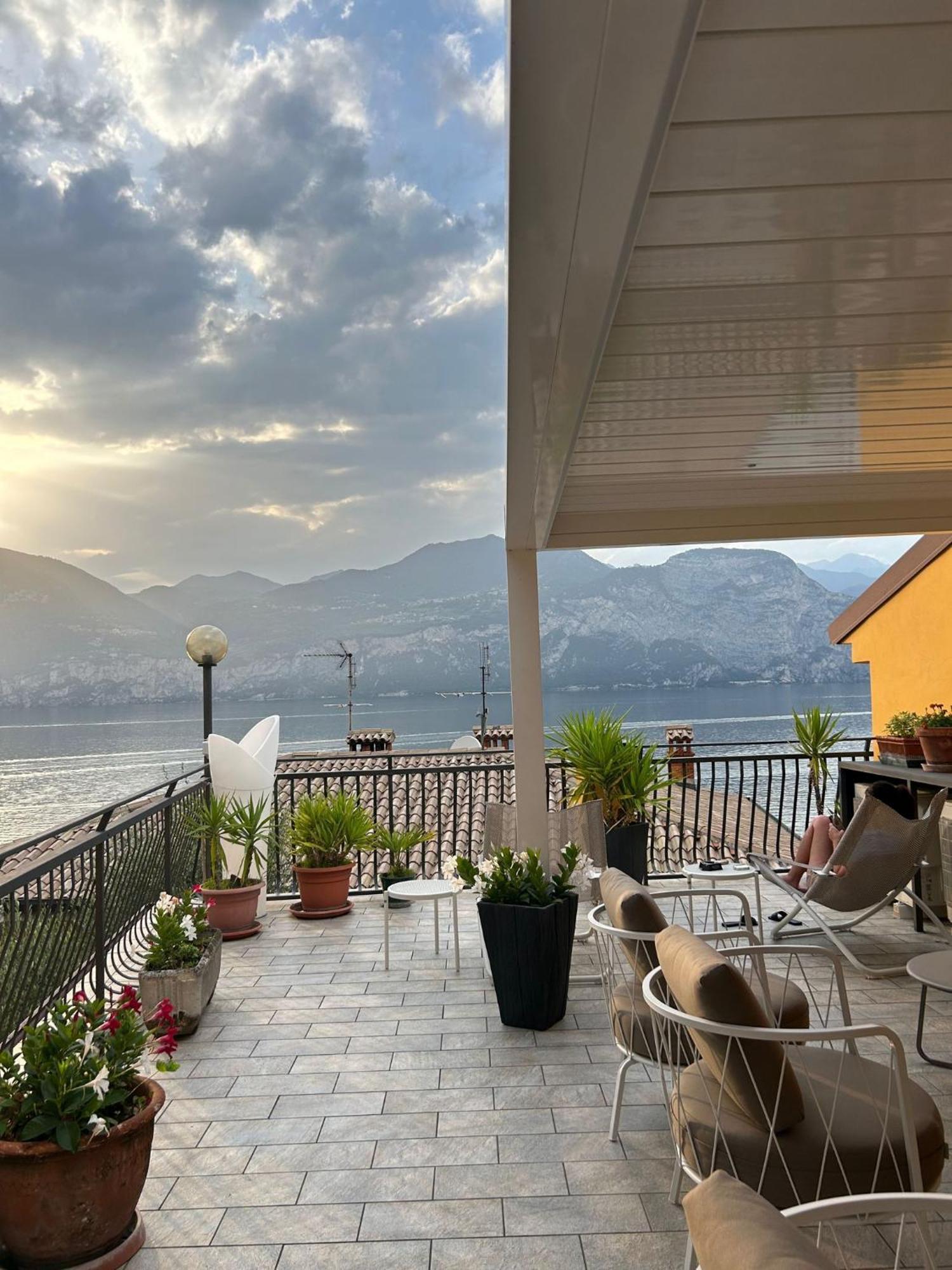 Hotel Pace Brenzone sul Garda Exterior photo