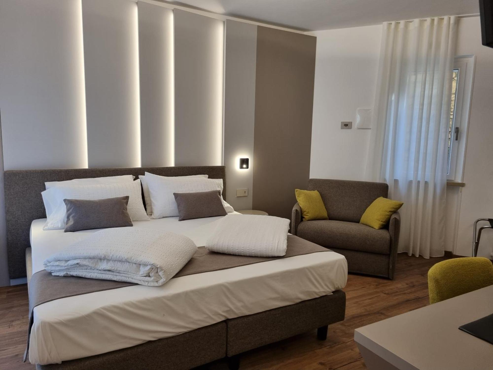 Hotel Pace Brenzone sul Garda Exterior photo