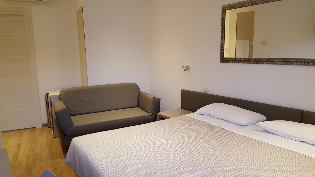 Hotel Pace Brenzone sul Garda Exterior photo
